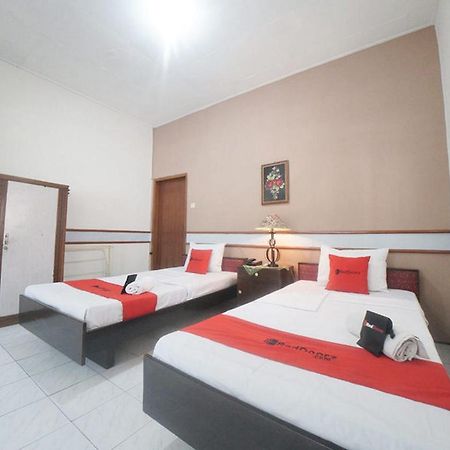 Reddoorz Near Balai Kota Malang Hotel Exterior foto