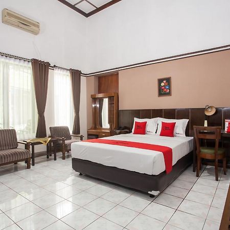 Reddoorz Near Balai Kota Malang Hotel Exterior foto