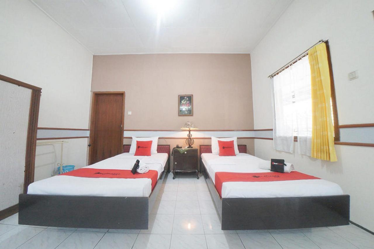 Reddoorz Near Balai Kota Malang Hotel Exterior foto
