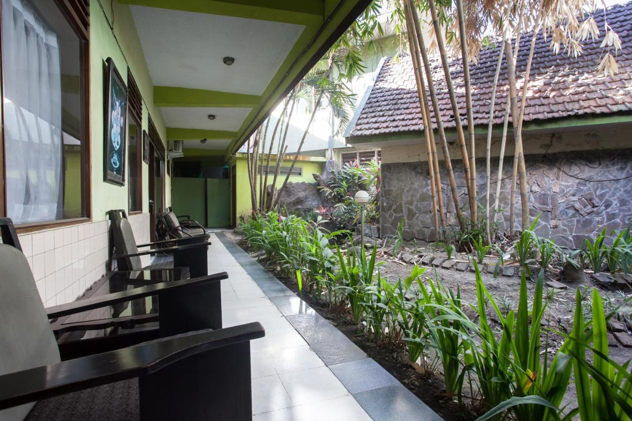 Reddoorz Near Balai Kota Malang Hotel Exterior foto